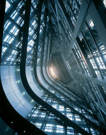 tokyo._torre_uffici._2001.jpg